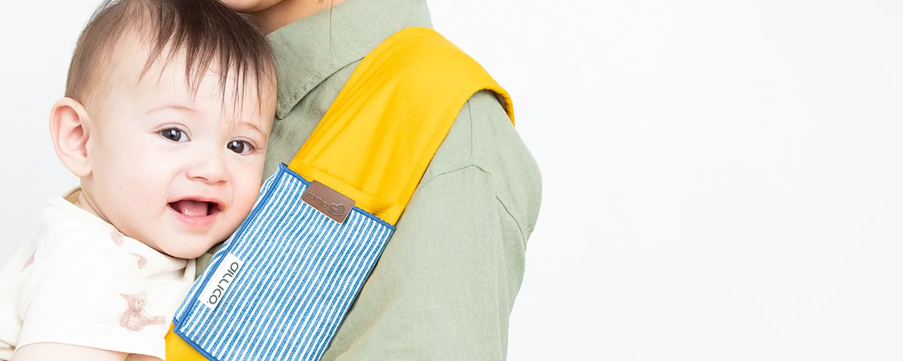 エアリコ抱っこ紐専用よだれカバー。8重のガーゼで吸水力がバツグン!毎日より清潔にお使いいただけます。